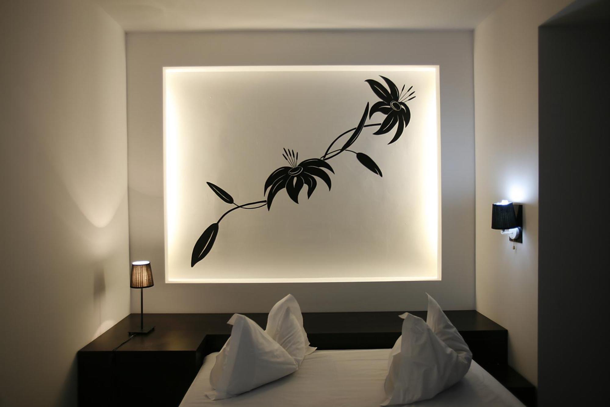 Hotel 2d And